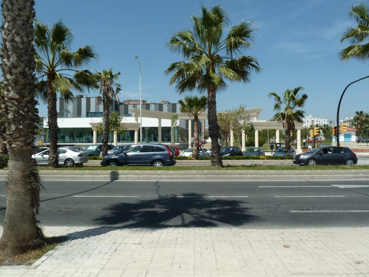 à * Málaga